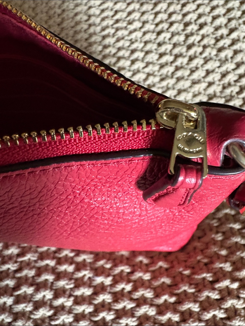 COACH Red Pebbled Leather Clutch Wristlet EUC - Picture 6 of 9